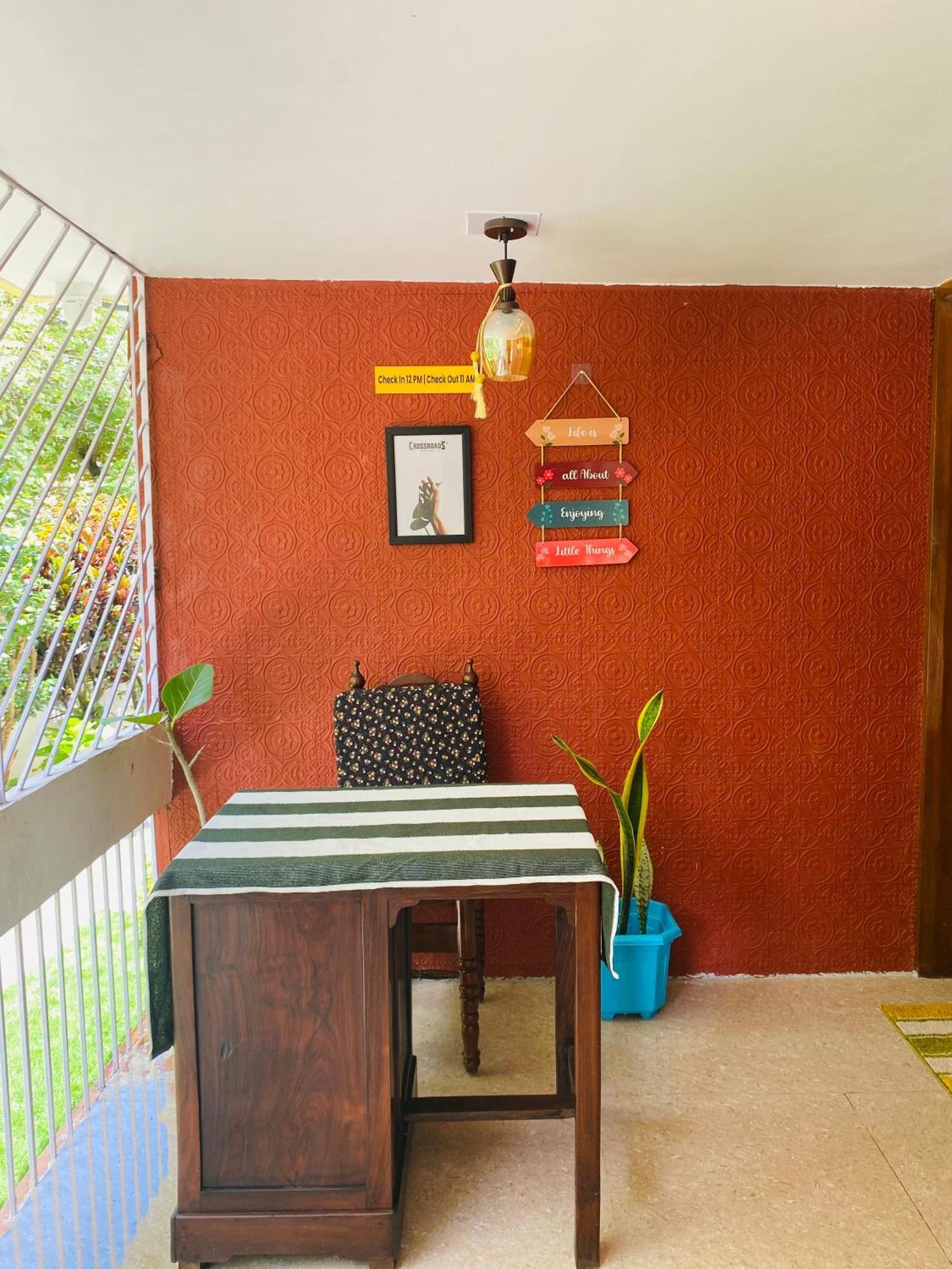 Crossroads Hostel 1980 Mysore Luaran gambar
